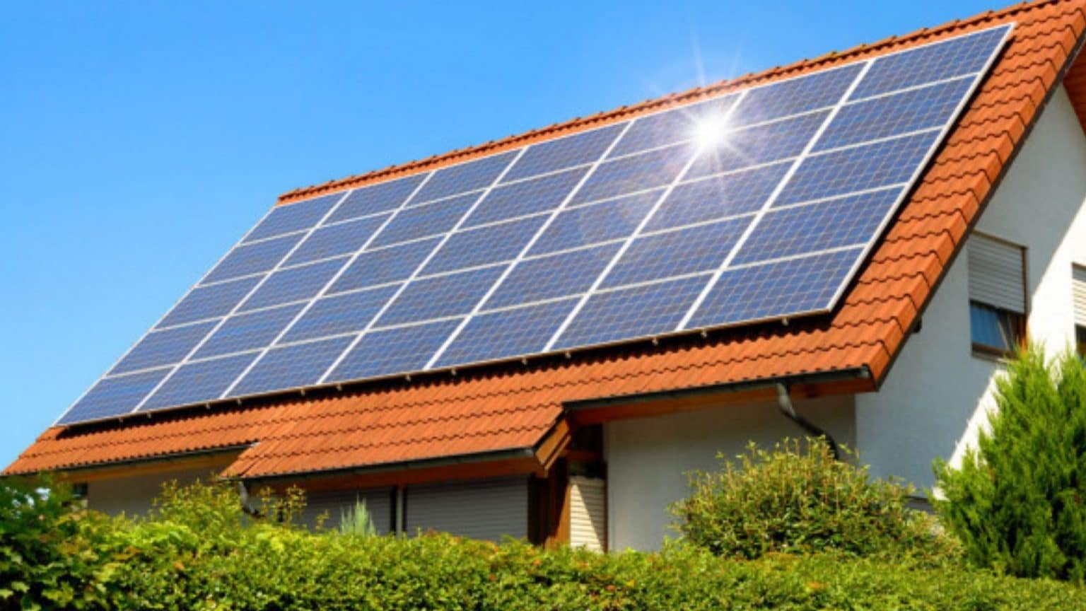 How Much Energy Does A Commercial Solar Panel Produce